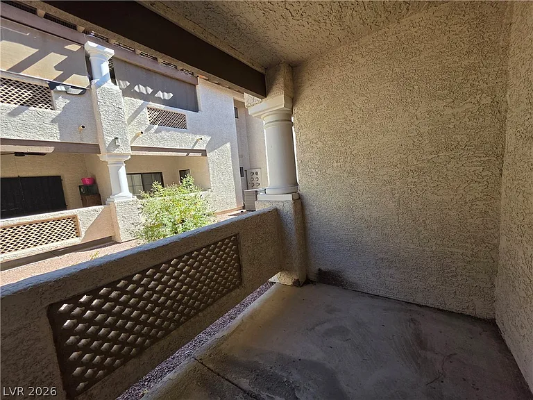 1407 Santa Margarita St #A — Photo 8