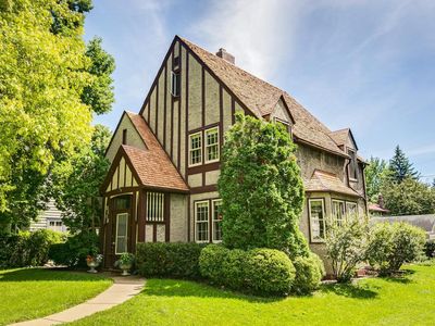 2166 Berkeley Ave, Saint Paul, MN, 55105