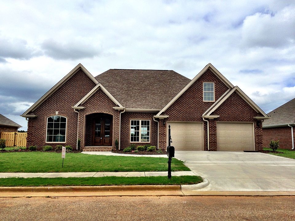 102 Rhett Dr