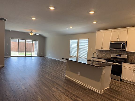 3rd image of 1206 Corkwood Dr
