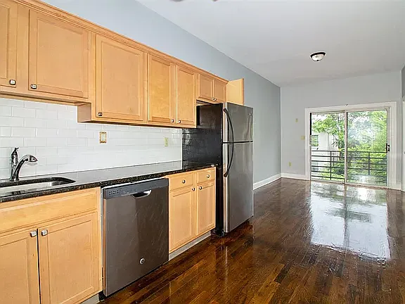 247 Ogden Ave #2L — Photo 8