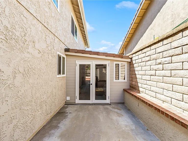 29222 Bobolink Dr — Photo 20
