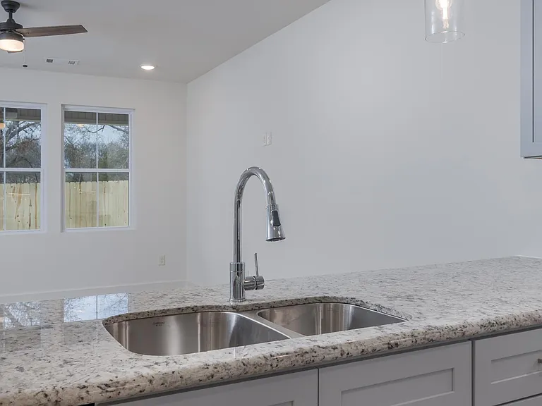 801 Stonebrook Ln — Photo 14