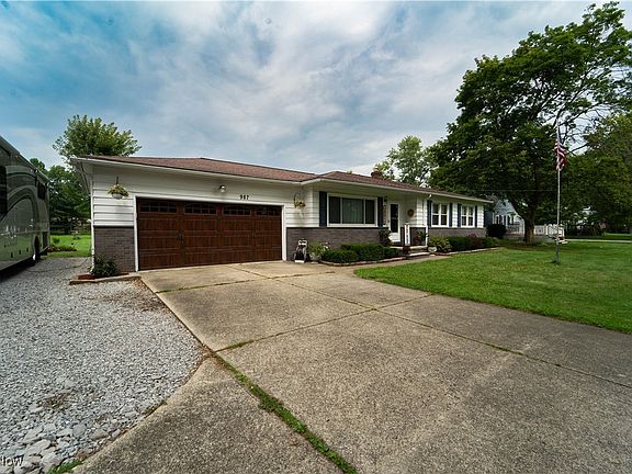2nd image of 987 East Ave