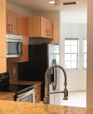 3rd image of 16231 Emerald Cove Rd