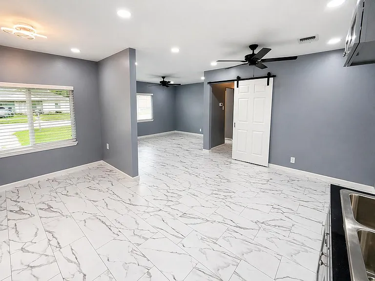 7054 Peyton St — Photo 10