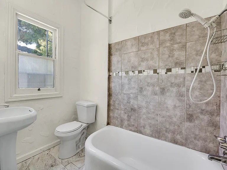 1619 Walnut St #C — Photo 27