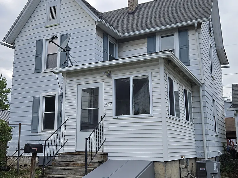 457 Wilson St — Photo 29