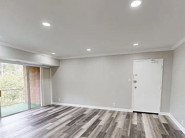 3700 N Rosser St APT 204, Alexandria, VA 22311
