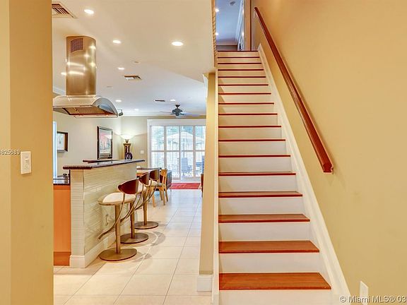5th image of 734 NE 7th Ave #734