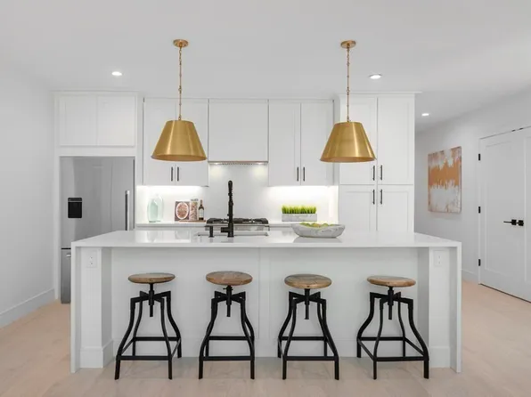 3 S Whitney #2, Roxbury Crossing, MA 2120