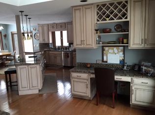 10375 Whitewood Rd, Brecksville, OH 44141