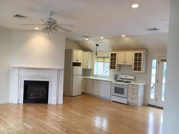 126 S Sandwich Rd #B, Mashpee, MA 02649