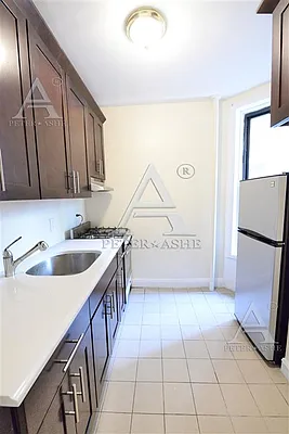 Rented by Peter Ashe | media 16