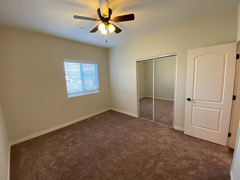 Santa Barbara Luxury Apartment Homes — Photo 8