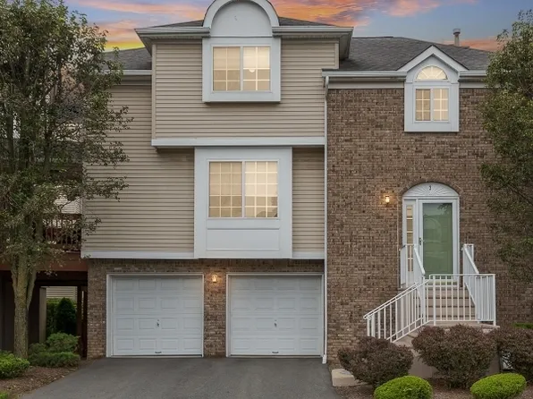 3 Whispering Way E, Berkeley Heights Twp., NJ 07922