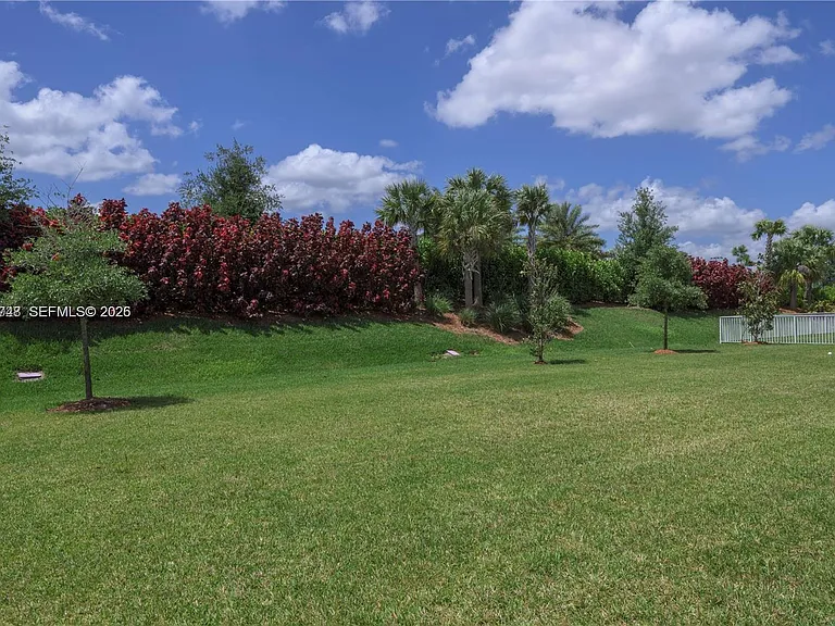 12300 SW Myrtle Oak Dr — Photo 30