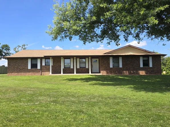 110 Grayson Rd, Eldorado, IL 62930