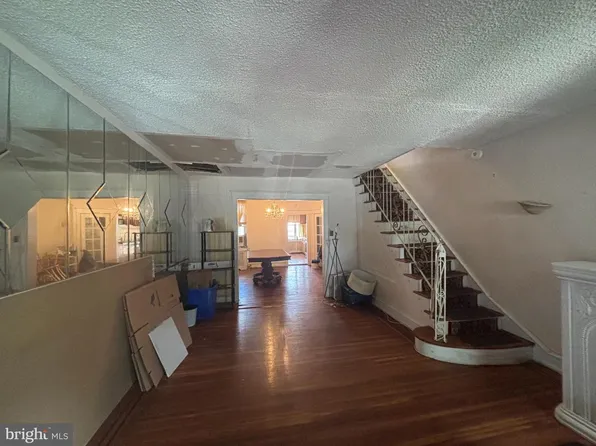 7349 E Walnut Ln, Philadelphia, PA 19138