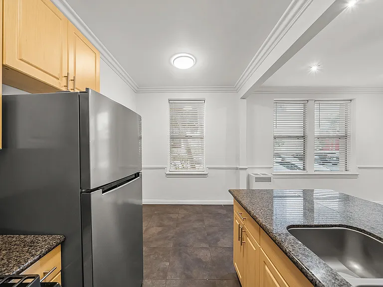 6128 Wilshire Blvd — Photo 12
