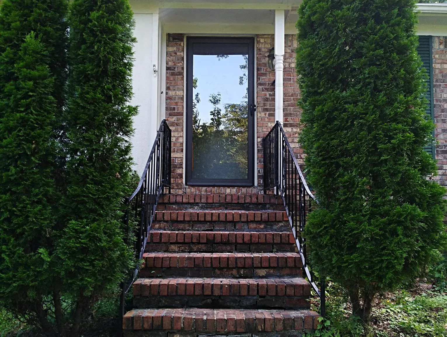 3 bed, 1794 sqft, $2,345 — Photo 2