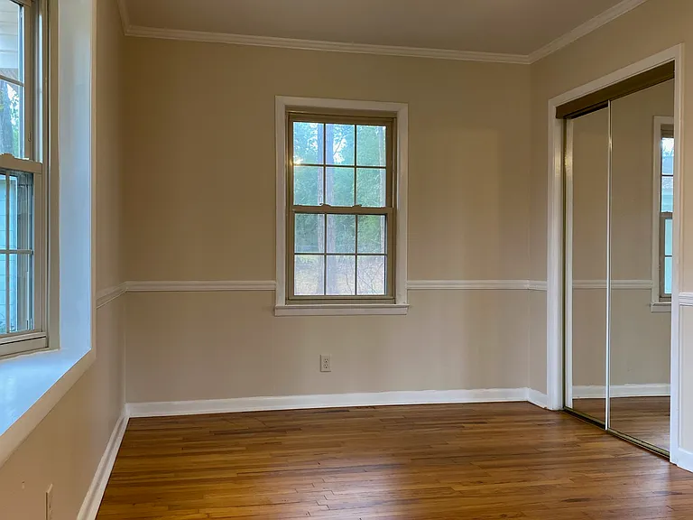 801 Mosley St — Photo 27