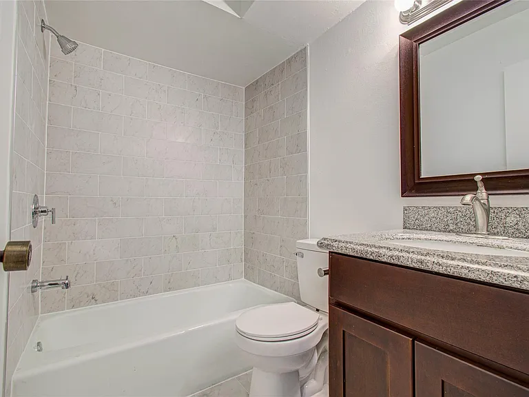 12633 Memorial Dr #152 — Photo 7