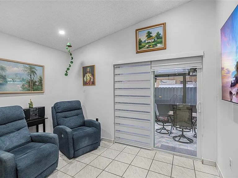 7117 W 30th Ln — Photo 10