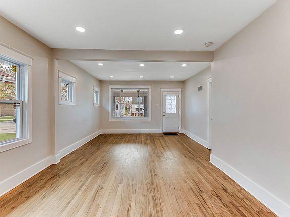 3rd image of 2027 S 6th Ave