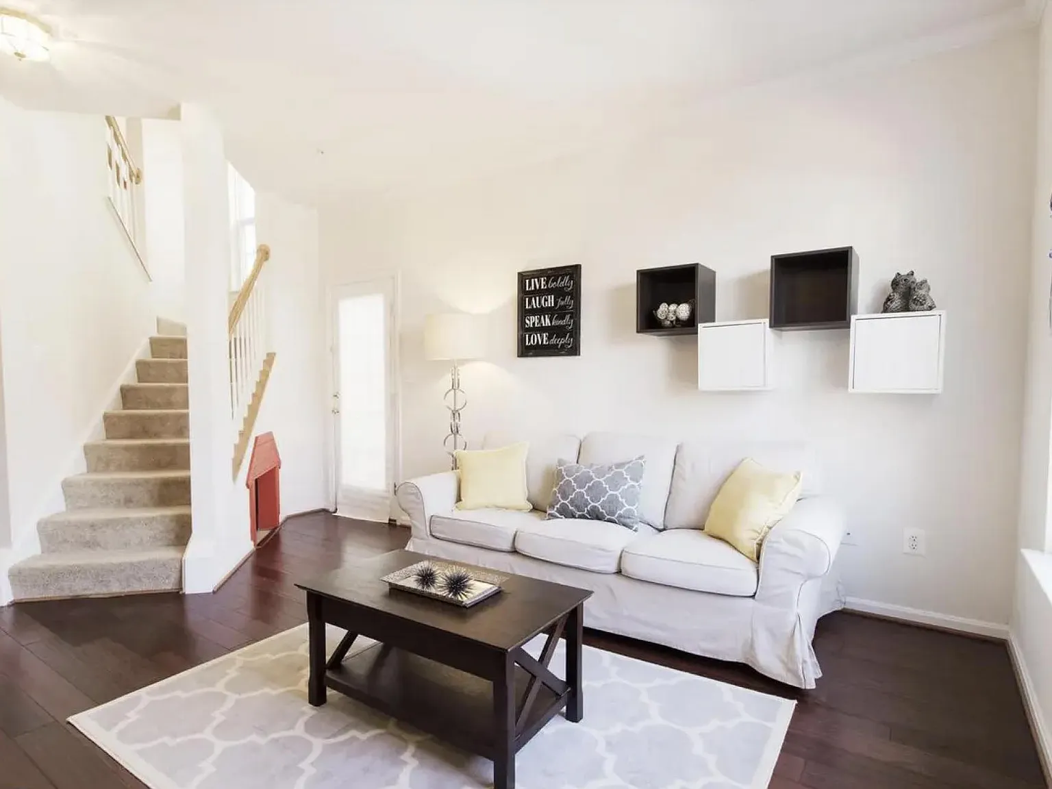 3 bed, 2.5 bath, 1704 sqft, $2,395 — Photo 3