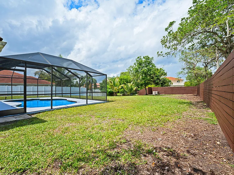 13400 NW 5th Ct — Photo 32