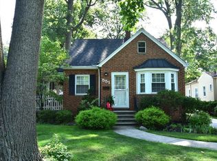 551 Glen Park Dr, Bay Village, OH 44140