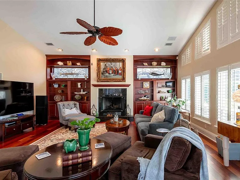 6605 Stonington Dr N — Photo 35