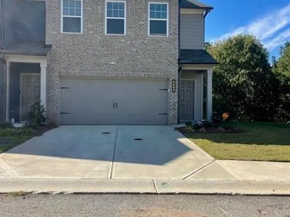 6645 Wyndale Dr, Douglasville, GA 30135