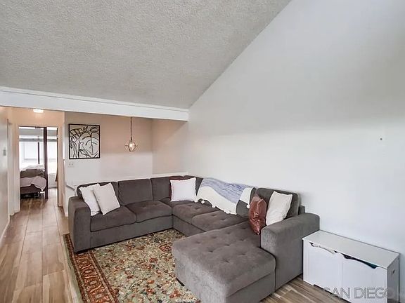 4th image of 2135 E Valley Pkwy Unit 29