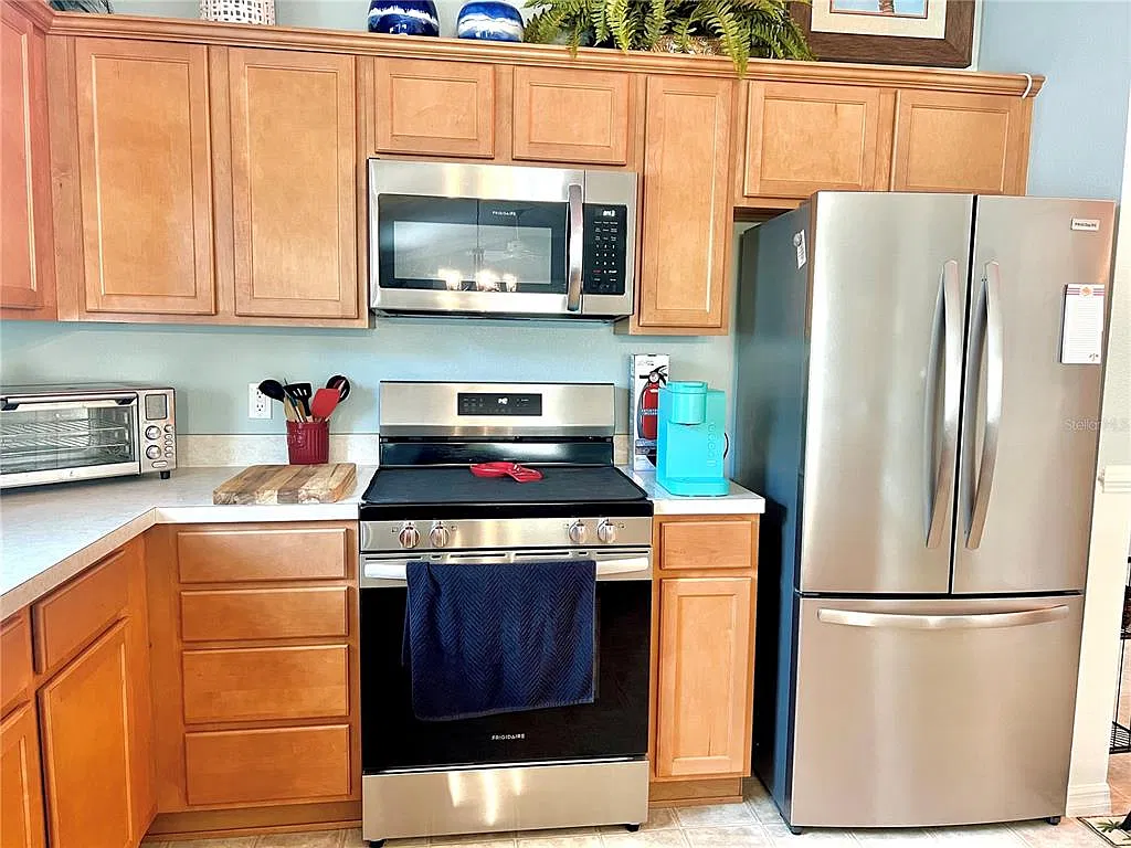 3 bed, 2.0 bath, 1407 sqft, $2,800 — Photo 3