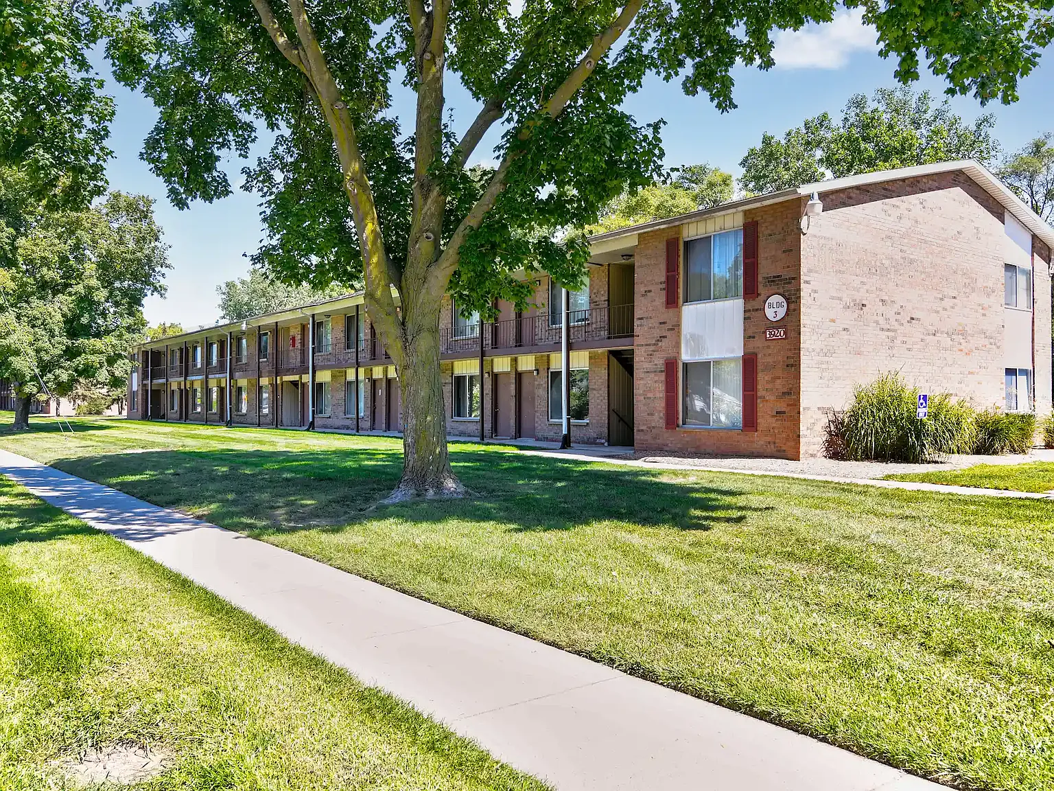 Arbor Park Apartments — Photo 1