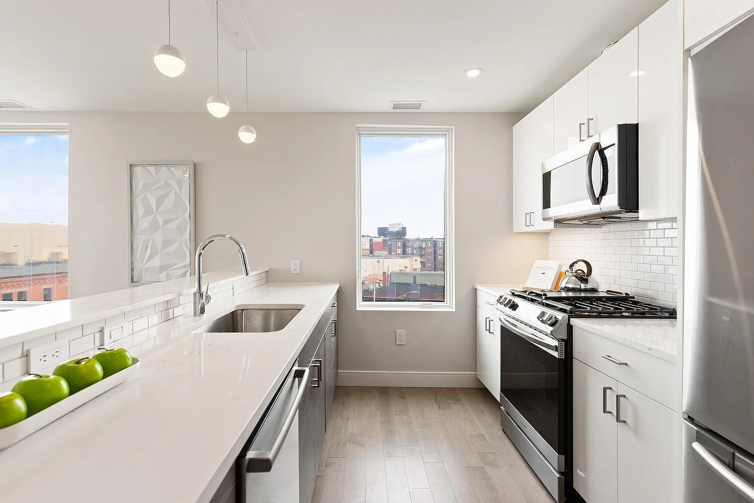 2 bed, 1200 sqft, $3,570 — Photo 4