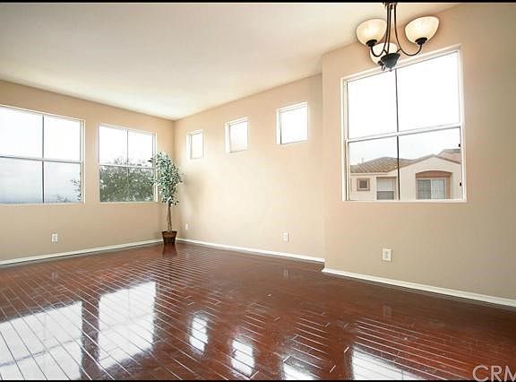 4th image of 76 Verdin Ln