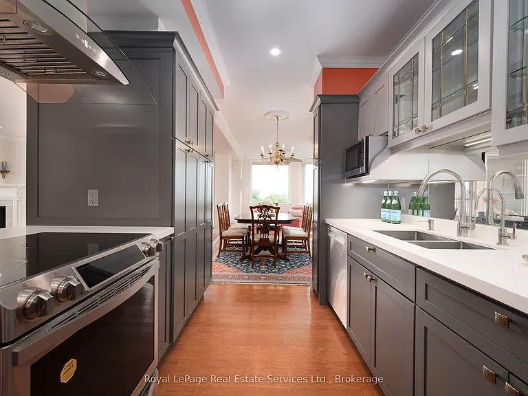 100 Lakeshore Rd E #1105 — Photo 6