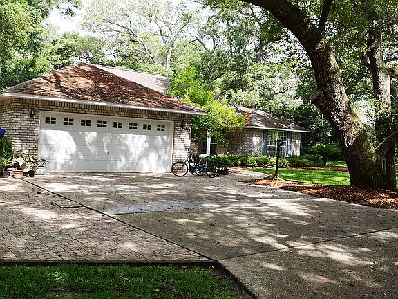 2 car garage, extra driveway