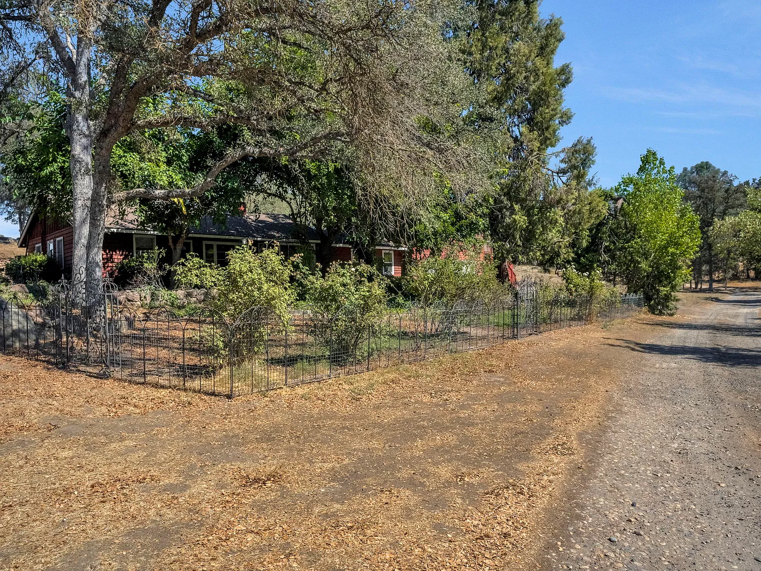 31638 Lodge Rd — Photo 3