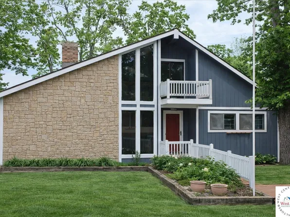 28499 Nevada Ave, Warsaw, MO 65355