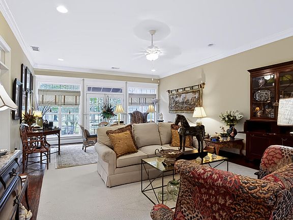 5th image of 4906 Grandview Dr