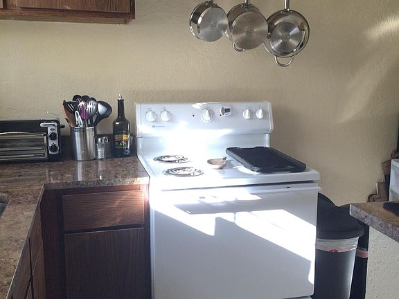 Kitchen w/ Granite counter tops