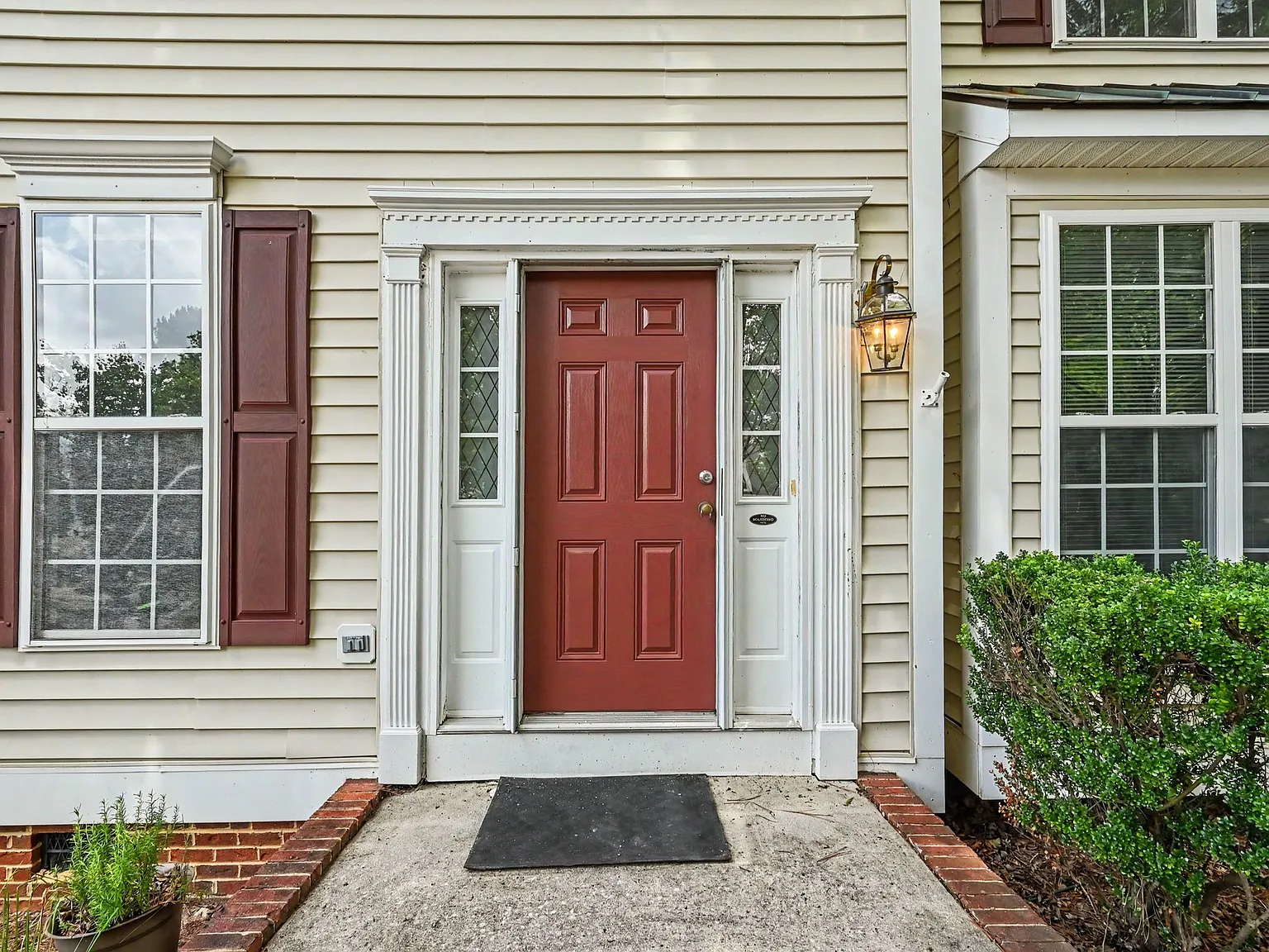 5 bed, 2.5 bath, 3444 sqft, $3,340 — Photo 4