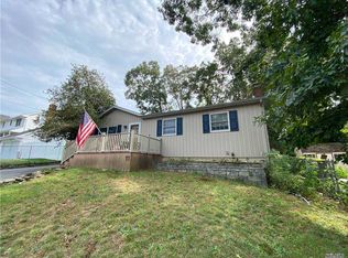 11 Lawrence Dr, Sound Beach, NY 11789