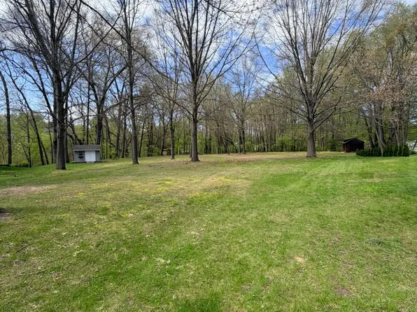 1435 Silver Creek Pl, Saint Joseph, MI 49085
