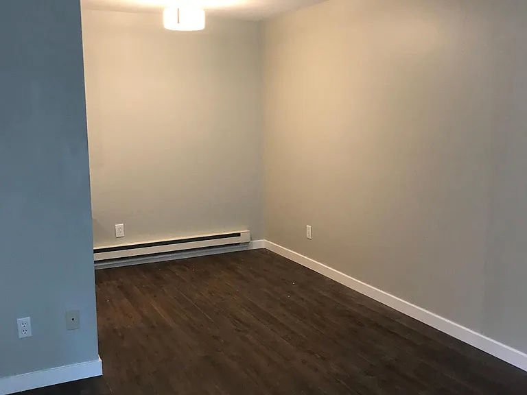 Dining room area off of kitchen and living room