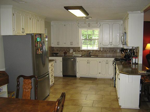 2nd image of 2207 Carol St